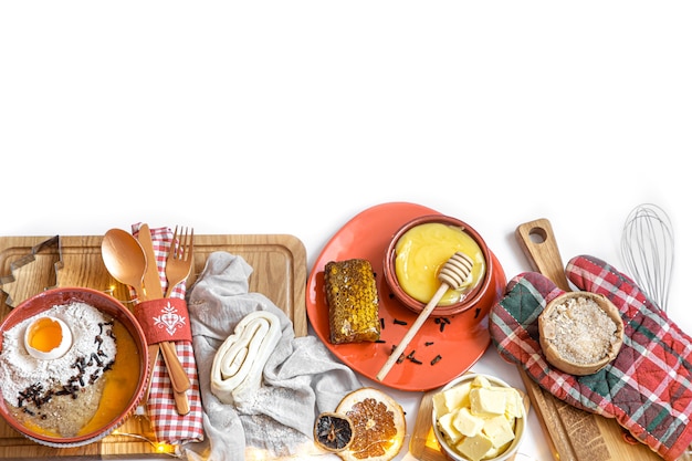 Stół z domowym jedzeniem